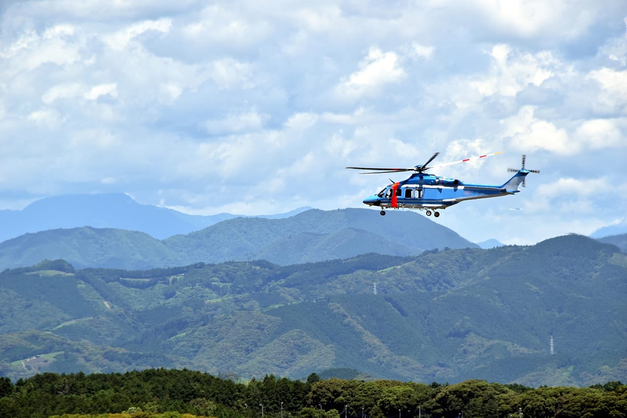下関市 ヘリコプターで遊覧飛行 なんと4 000円で関門海峡の上空を飛ぶことができます 号外net 下関市